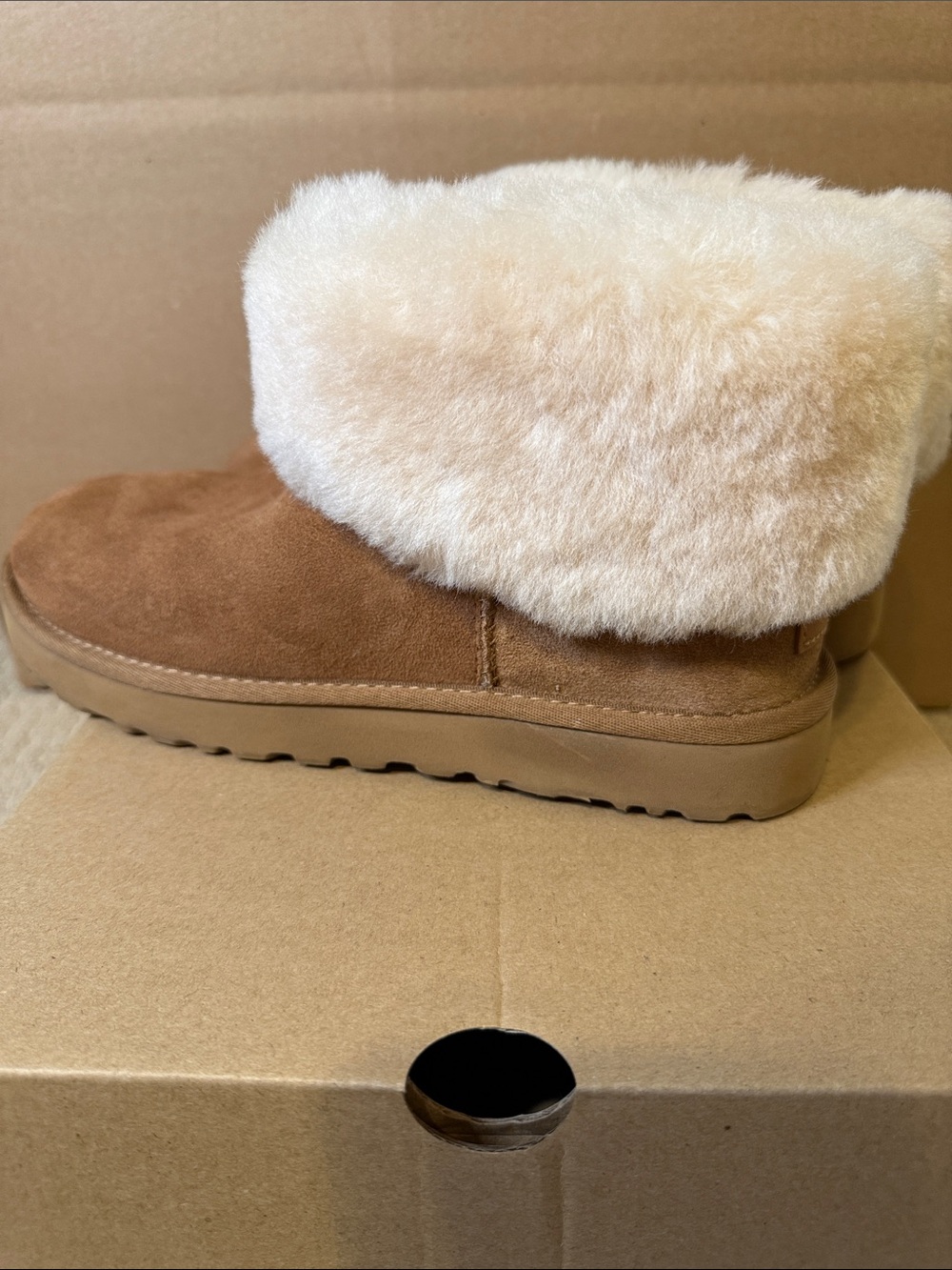 UGG Chestnut Mini Fluff - Picture 4 of 12